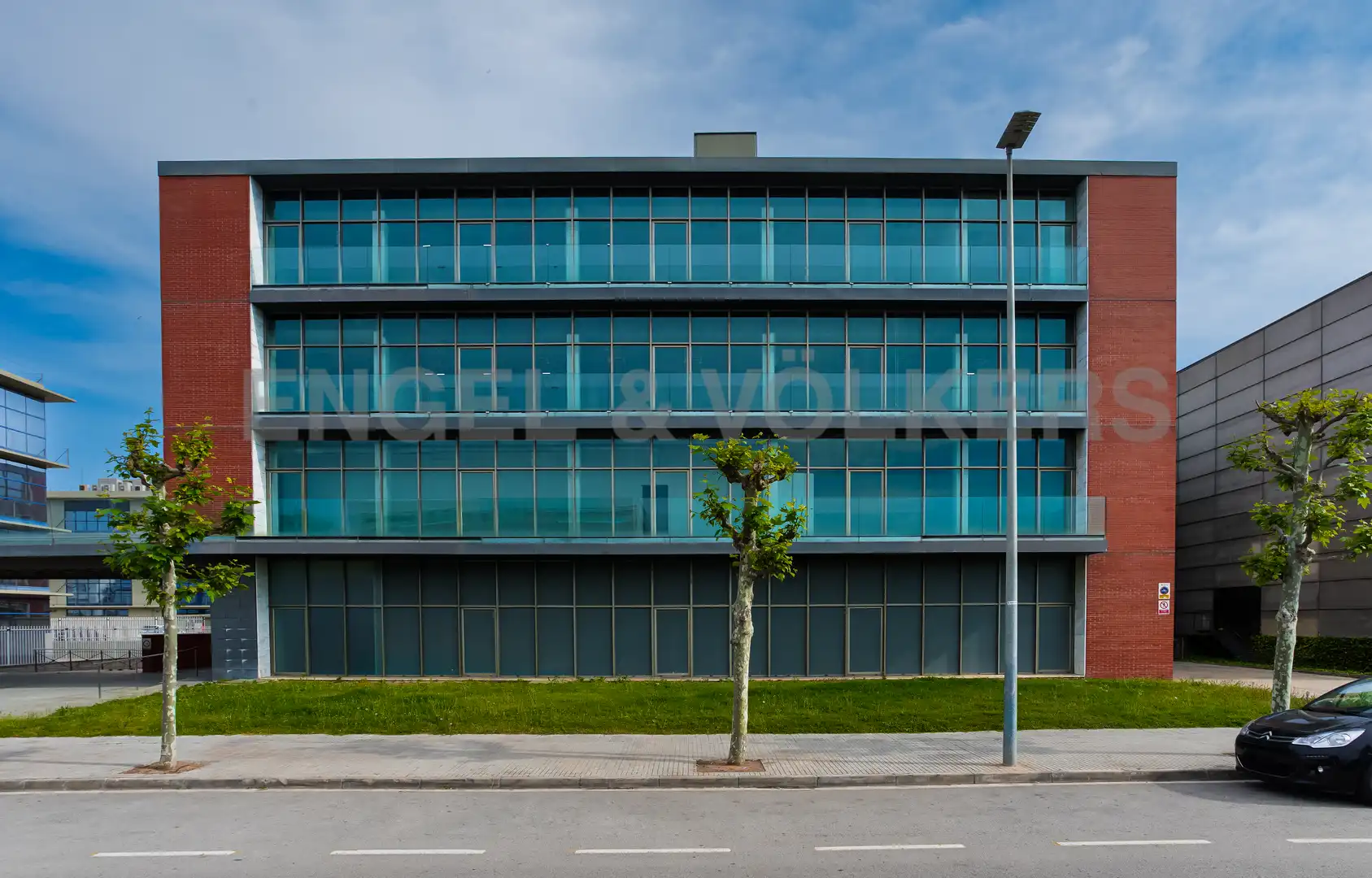 Oficina amb ascensor de lloguer a Zona Industrial