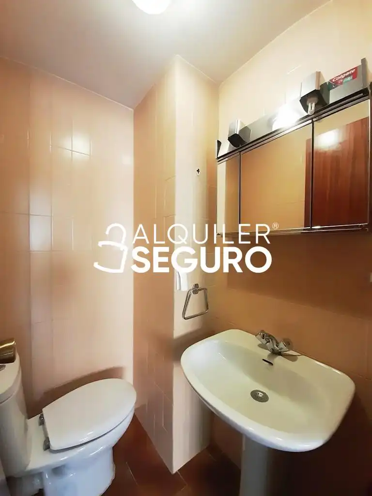 Baño de Piso de alquiler en Madrid con Calefacción