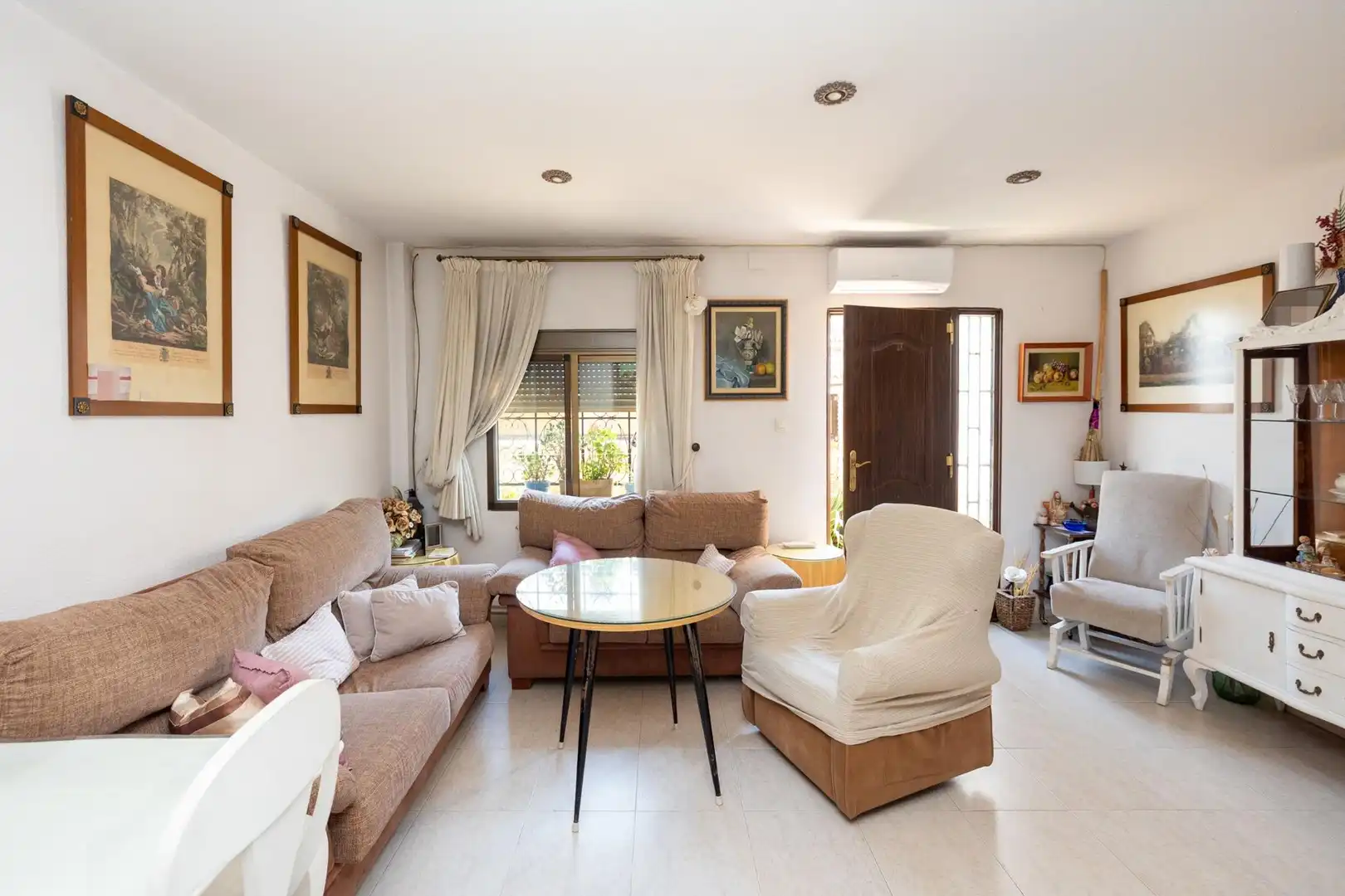 Living room of Houses for sale in Granada  with Air Conditioner, Heating and Private garden