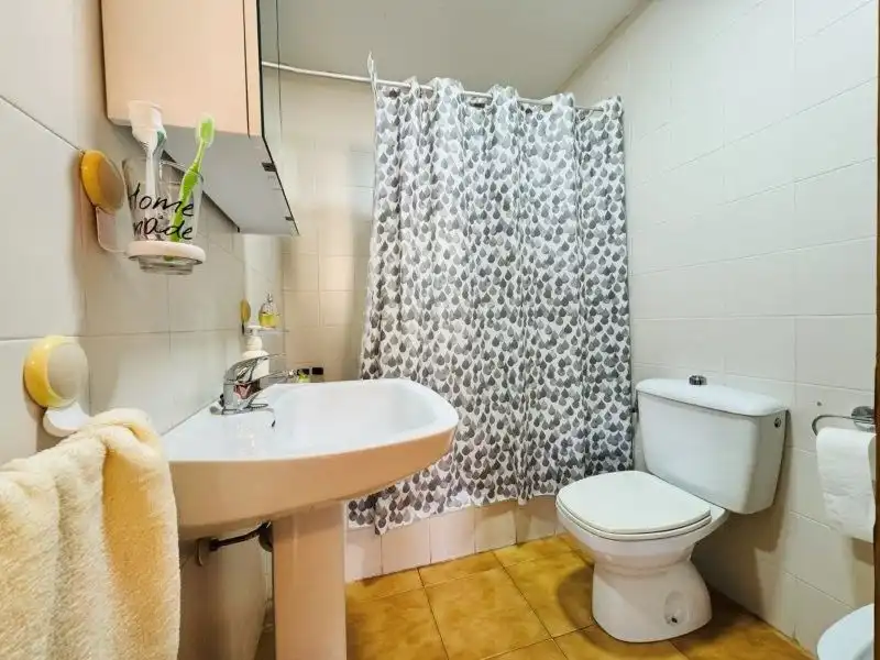 Bany de Apartament en venda en Torrevieja amb Aire condicionat, Moblat i Piscina comunitària