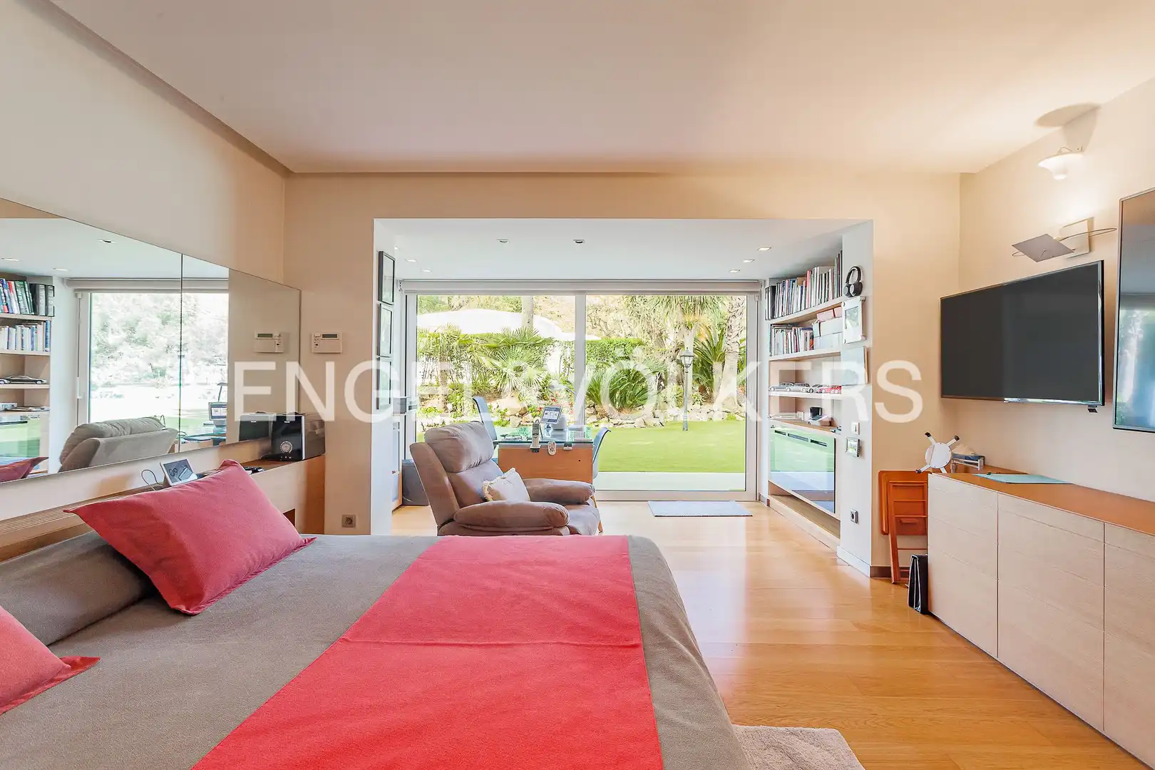 Vista exterior de Casa o xalet de lloguer en Sant Cugat del Vallès amb Calefacció