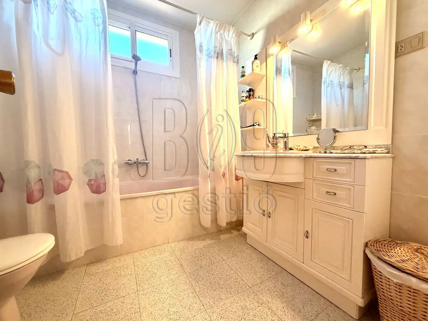 Bathroom of Detached homes for sale in Els Pallaresos  with Air Conditioner, Heating and Private garden