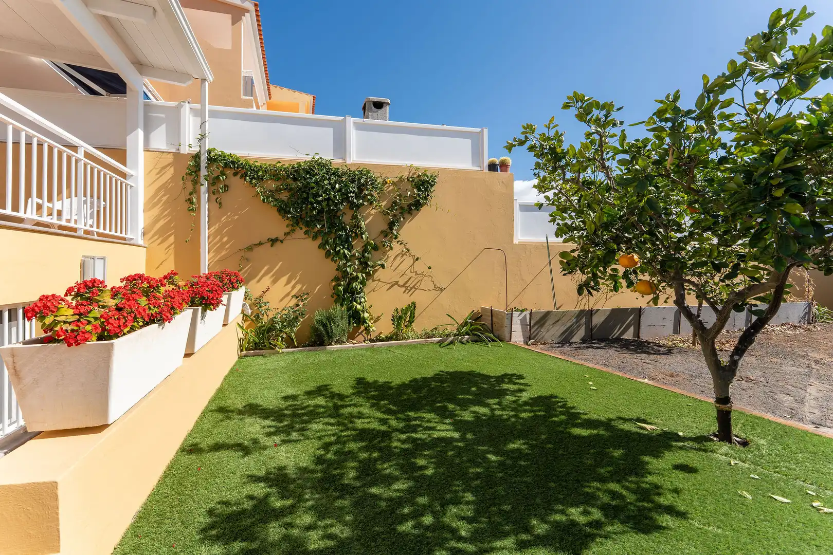 Casa adosada en venta en José Aguiar, Montaña - La Data