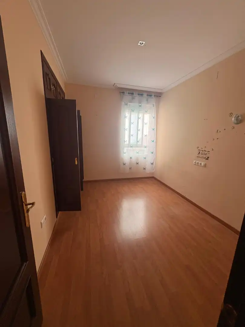 Bedroom of Flat for sale in Córdoba  with Air Conditioner, Heating and Balcony