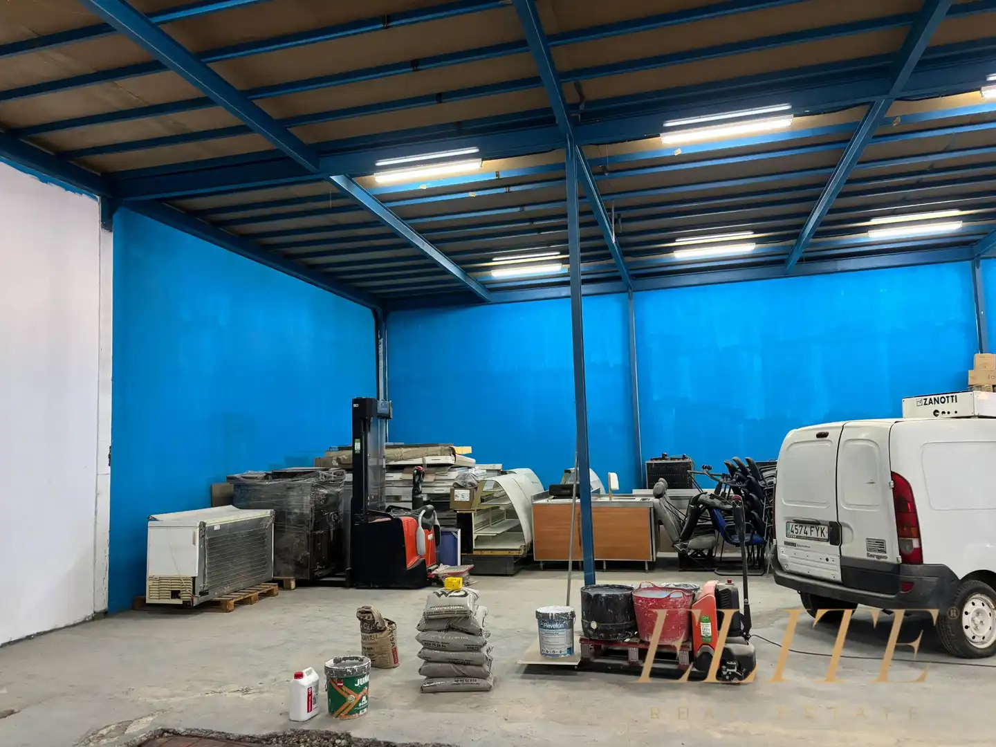Fabrikhallen zur Miete in Agüimes