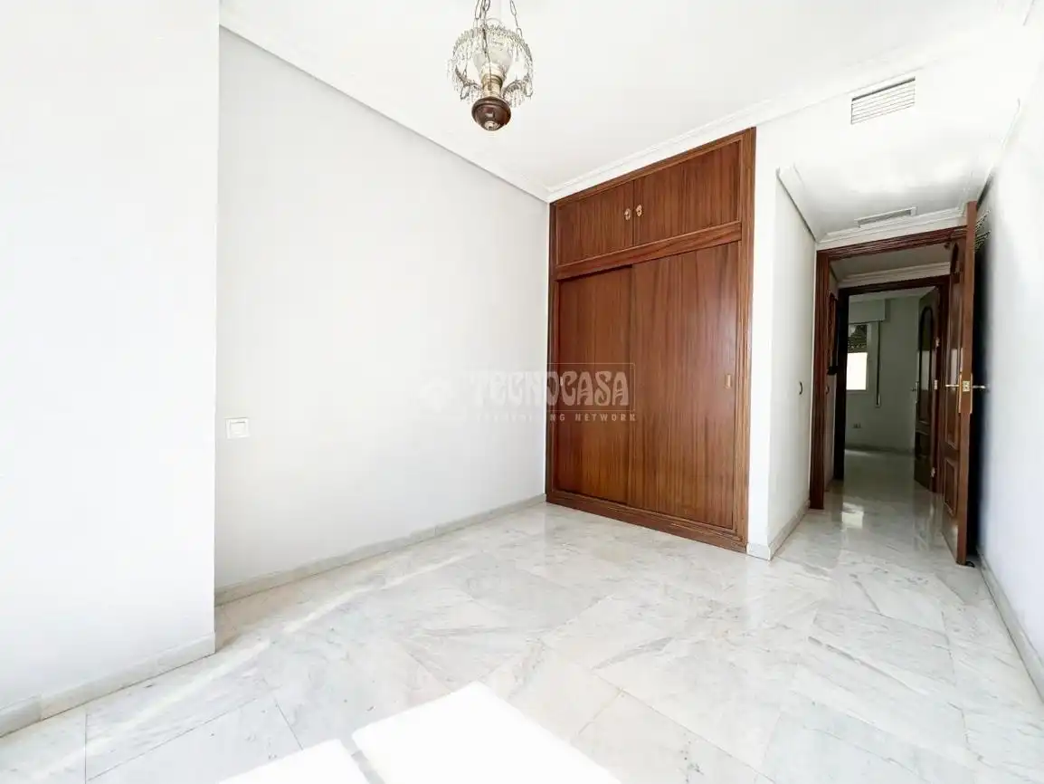 Habitación de Piso en venta en Sevilla con Aire acondicionado, Calefacción y Terraza