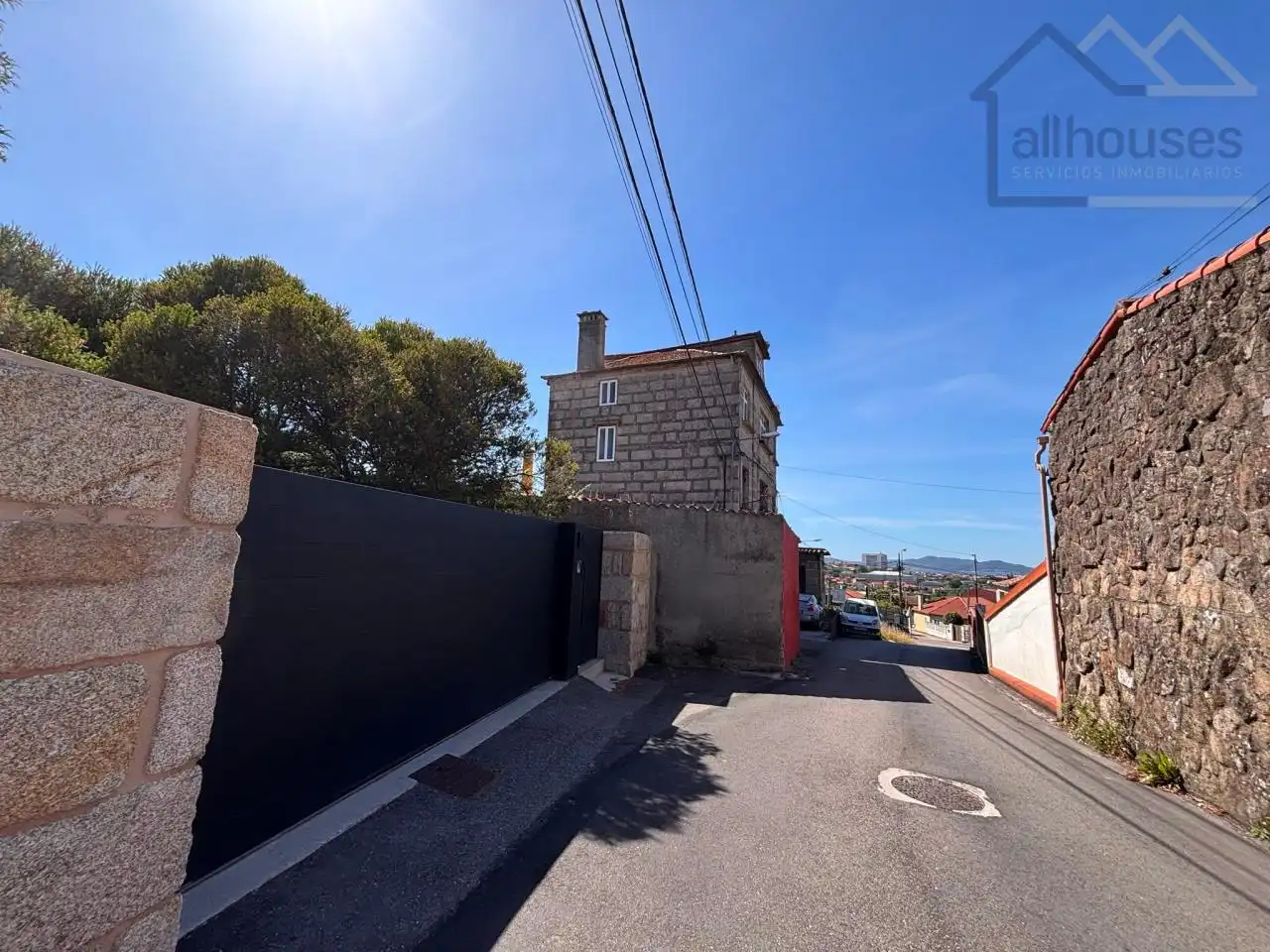 Vista exterior de Casa o xalet en venda en Vigo  amb Calefacció i Jardí privat