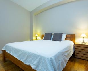 Bedroom of Apartment to rent in  Barcelona Capital  with Air Conditioner, Furnished and Oven