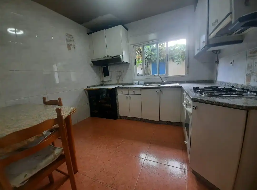 Cuina de Casa o xalet en venda en Ponferrada amb Jardí privat, Traster i Moblat