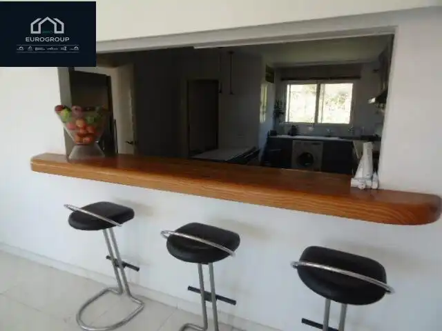 Cuina de Casa o xalet de lloguer en Benidorm amb Aire condicionat, Calefacció i Jardí privat