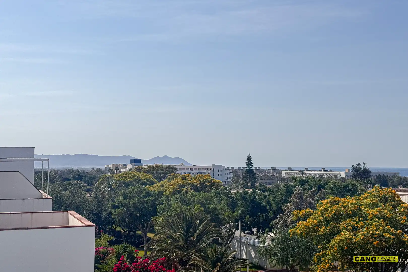 Außenansicht von Wohnung zum Verkauf in Almería mit Klimaanlage, Heizung und Terrasse