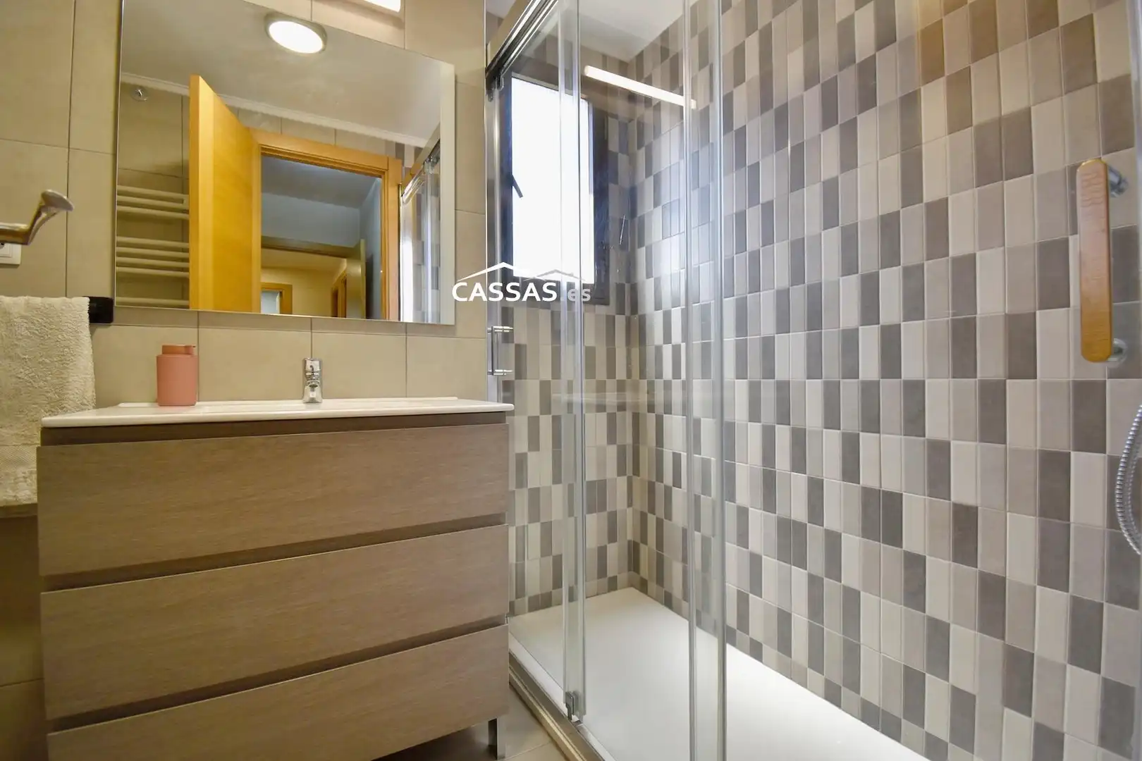 Bathroom of Flat for sale in Torrejón de Ardoz  with Air Conditioner, Heating and Parquet flooring
