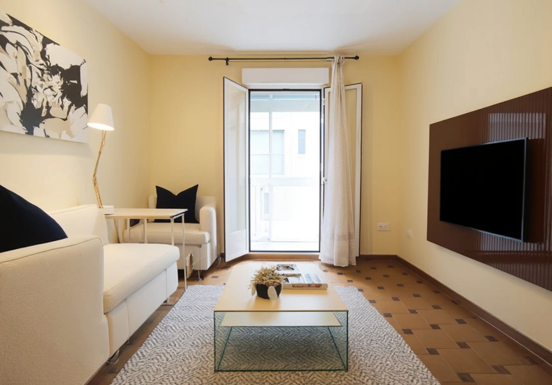 Living room of Flat for sale in  Madrid Capital  with Heating and Terrace