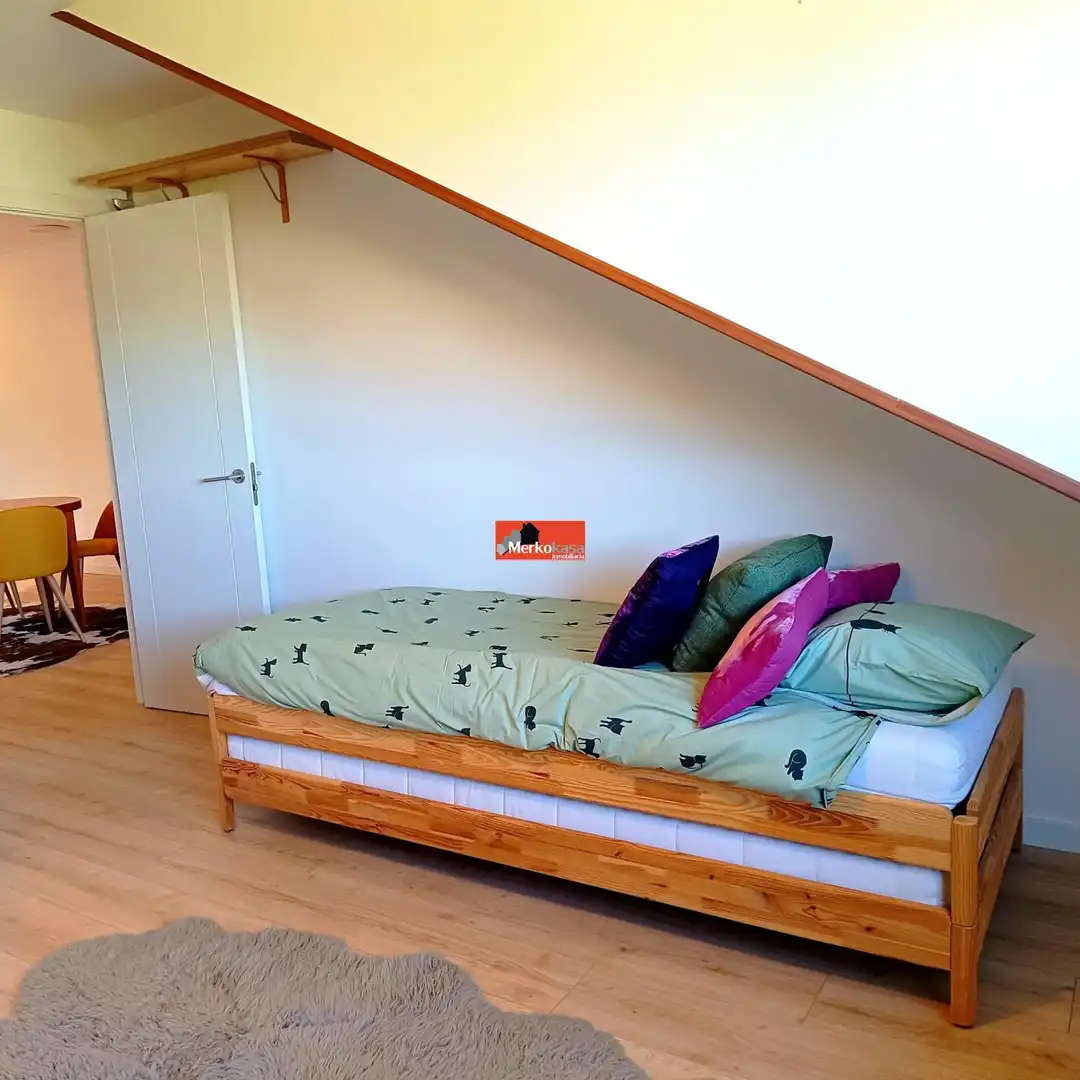 Habitación de Dúplex de alquiler en Lugo con Calefacción, Terraza y Trastero