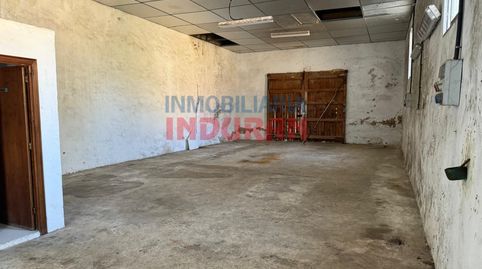 Nave industrial con patio en avenida principal de Deleitosa  Venta y alquiler  A un paso de la A5, image 3
