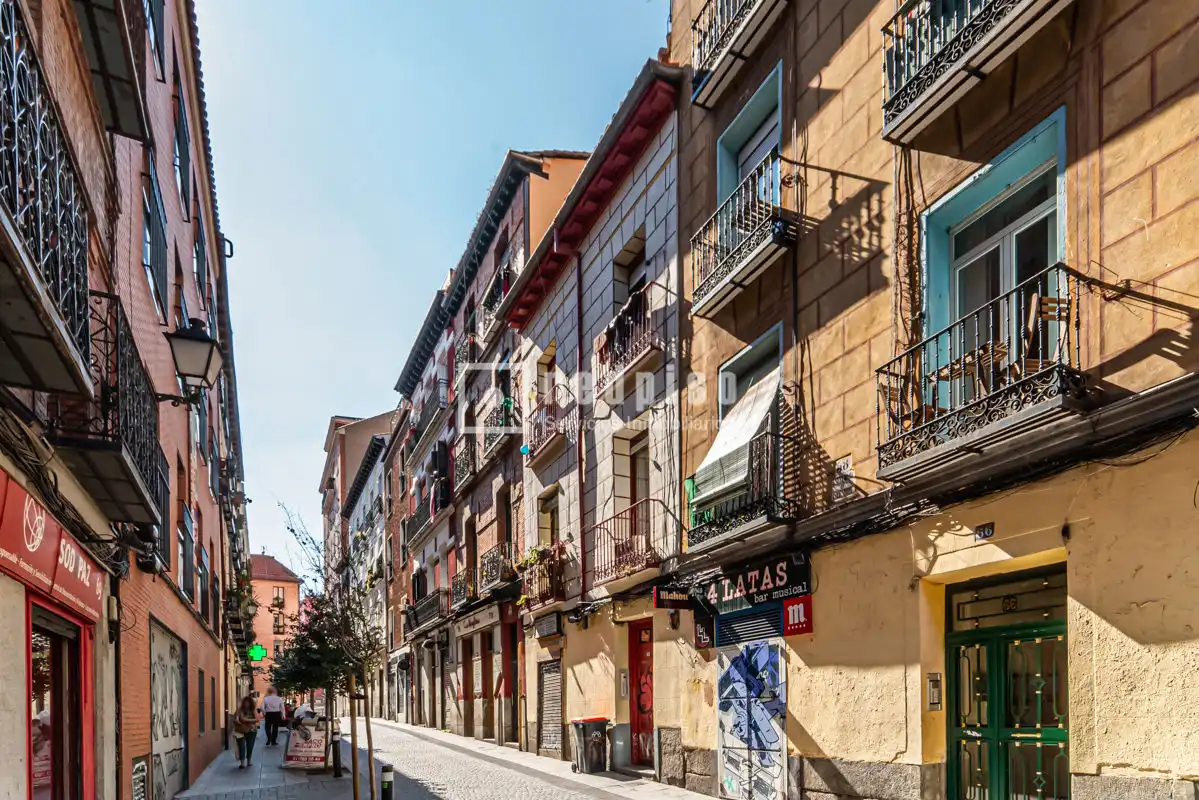 Vista exterior de Pis en venda en Madrid amb Aire condicionat, Terrassa i Moblat
