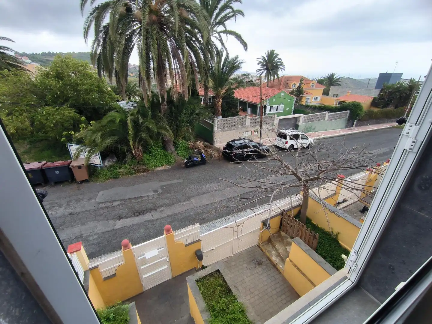 Aparcament de Casa adosada en venda en Las Palmas de Gran Canaria amb Jardí privat, Parquet i Terrassa