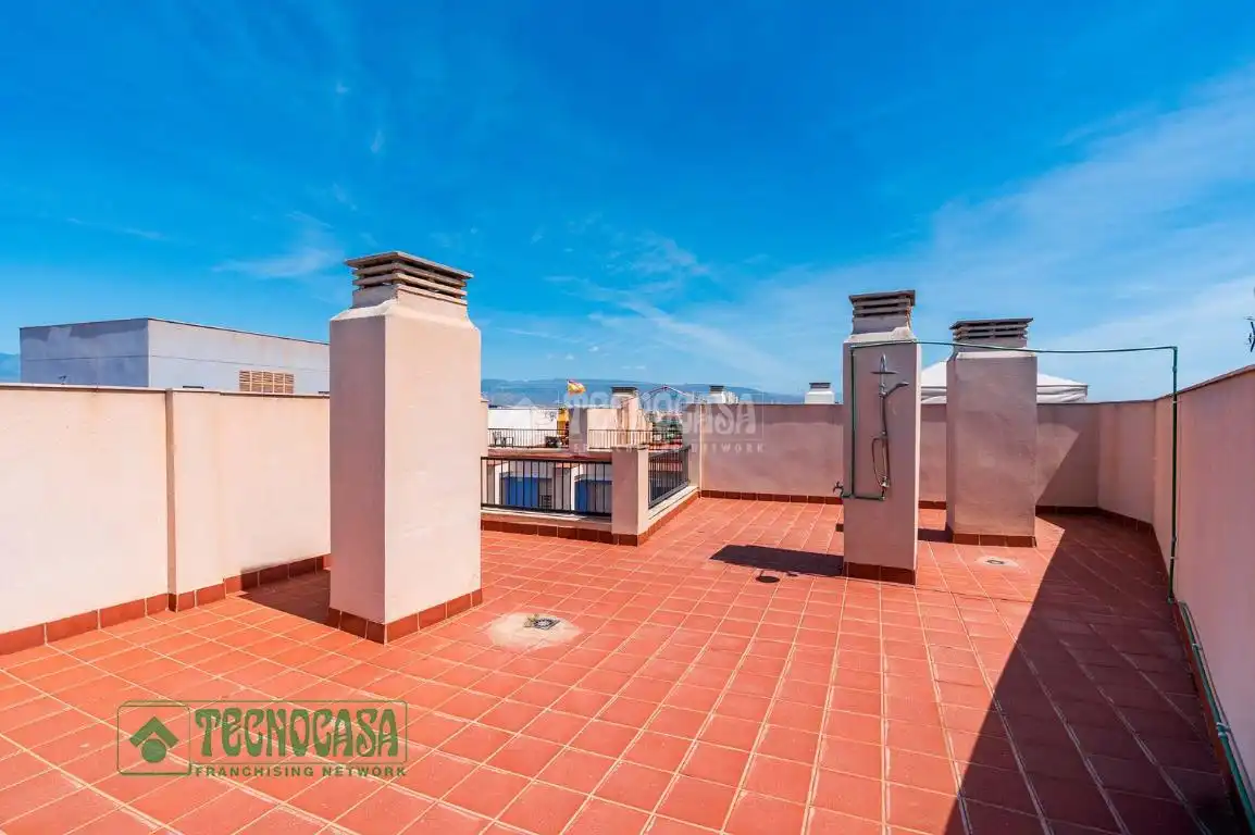 Terraza de Piso en venta en Roquetas de Mar con Aire acondicionado, Terraza y Amueblado