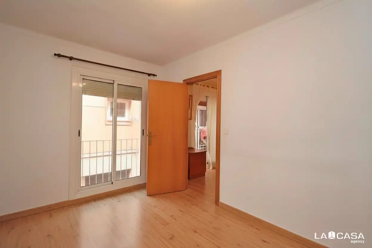 Habitación de Piso en venta en L'Hospitalet de Llobregat con Balcón