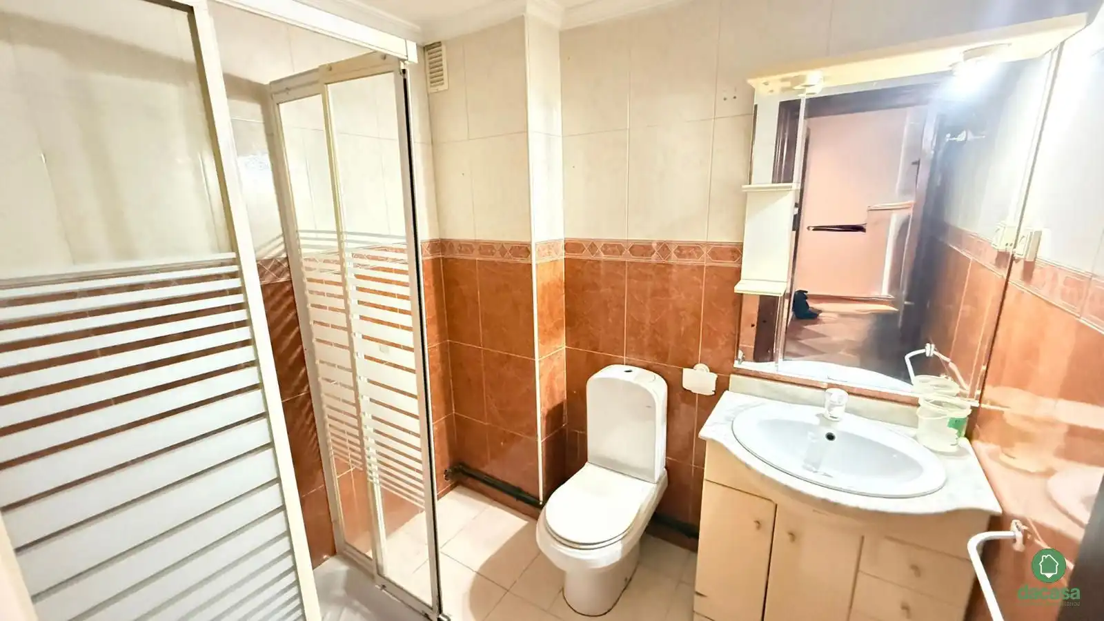 Baño de Piso en venta en Huelva con Terraza y Alarma