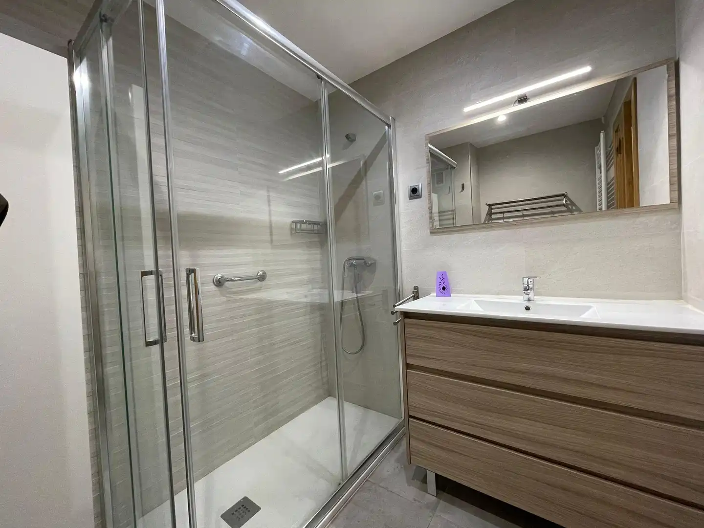Bathroom of Flat for sale in Molins de Rei  with Air Conditioner and Heating