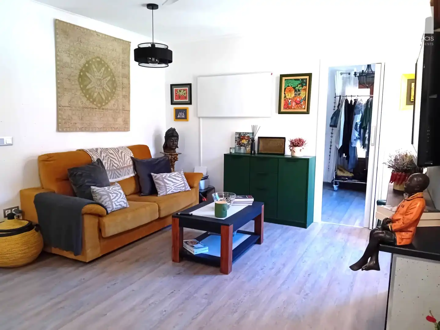 Wohnzimmer von Wohnung zum Verkauf in Ayamonte mit Klimaanlage, Privatgarten und Möbliert