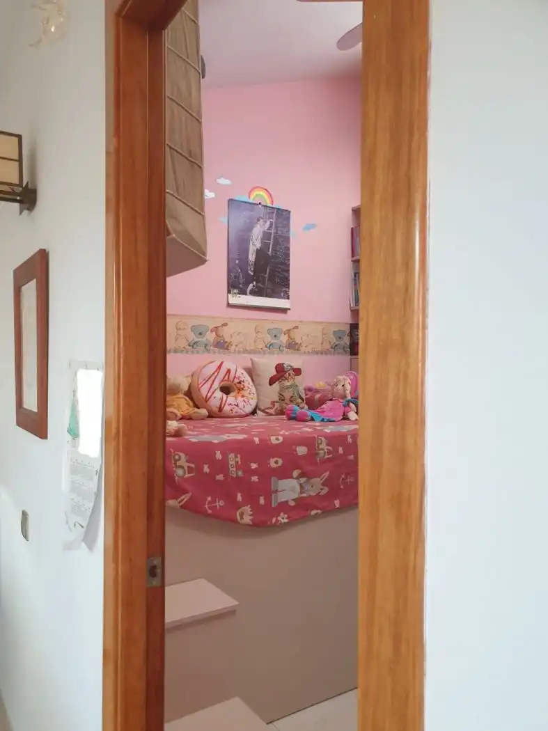 Habitación de Dúplex en venta en Terrassa con Aire acondicionado, Trastero y Amueblado