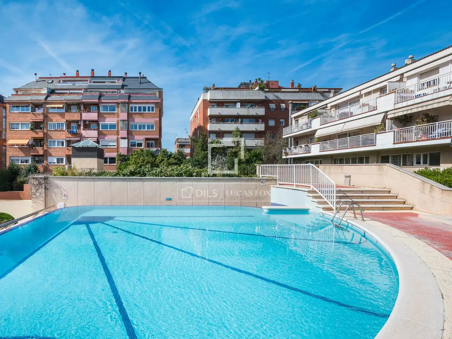 Swimming pool of Flat for sale in Sant Cugat del Vallès  with Air Conditioner, Heating and Terrace