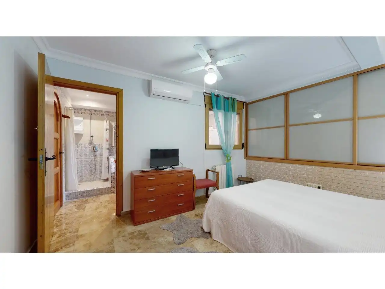 Habitación de Casa o chalet en venta en Valencia con Aire acondicionado, Calefacción y Jardín privado
