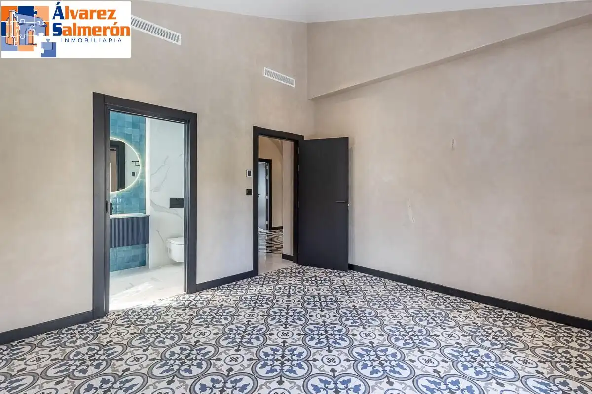 Bany de Casa o xalet en venda en Granada amb Aire condicionat, Jardí privat i Terrassa