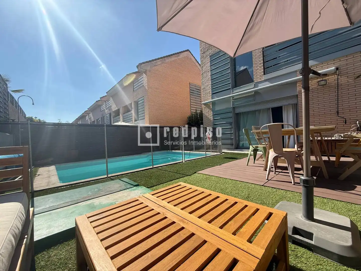 Swimming pool of Houses for sale in Paracuellos de Jarama  with Air Conditioner, Heating and Private garden