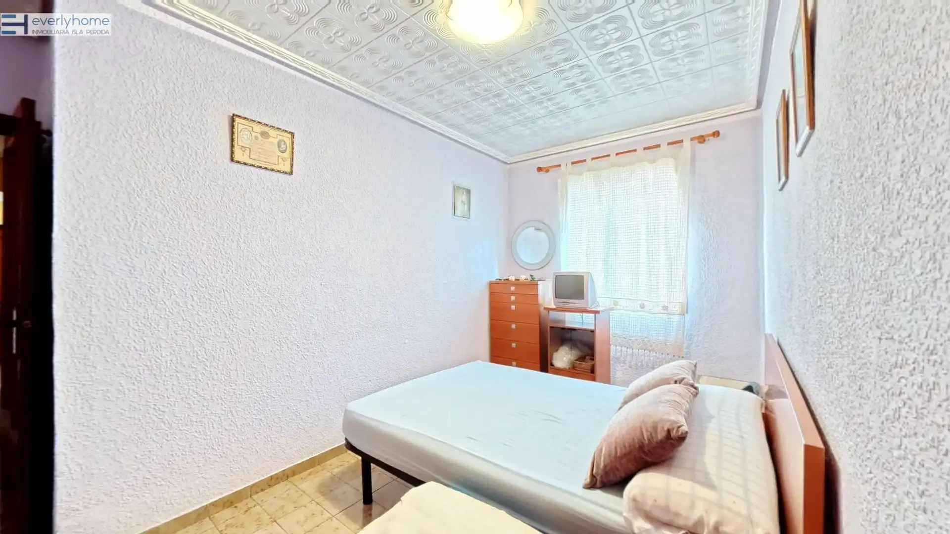 Bedroom of Flat for sale in Valencia