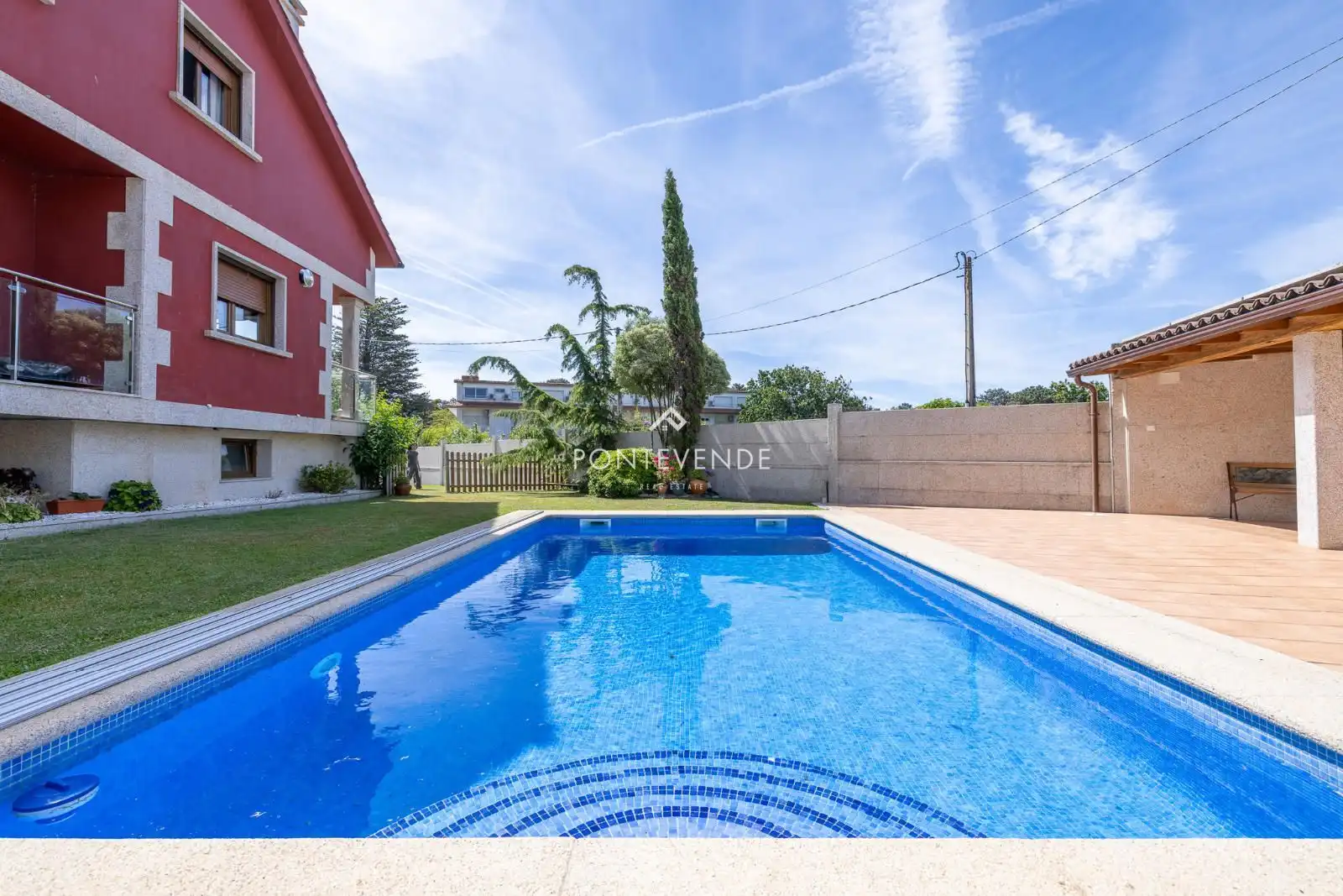Piscina de Casa o xalet en venda en A Guarda   amb Calefacció, Terrassa i Piscina