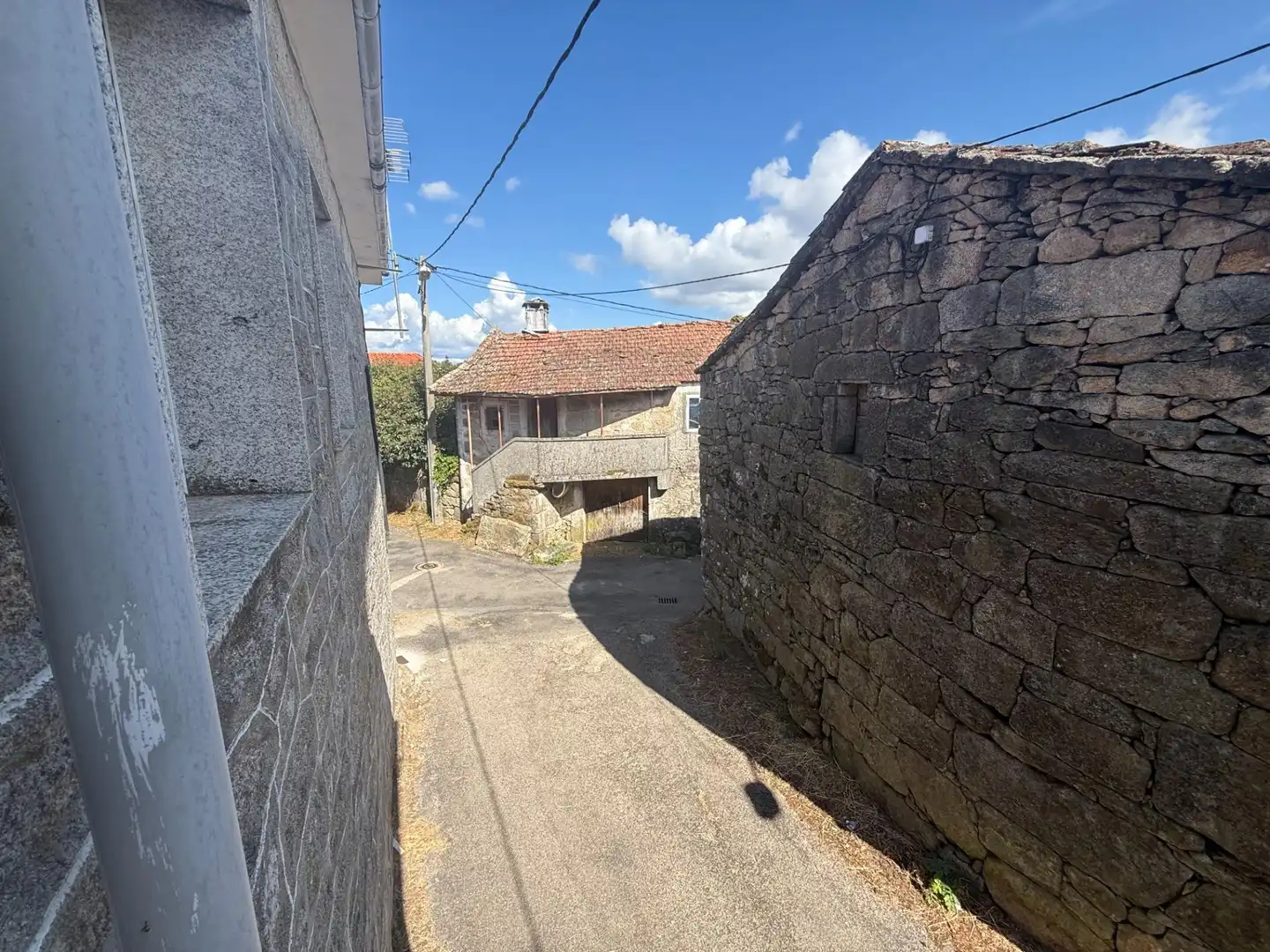 Exterior view of Houses for sale in Calvos de Randín  with Balcony