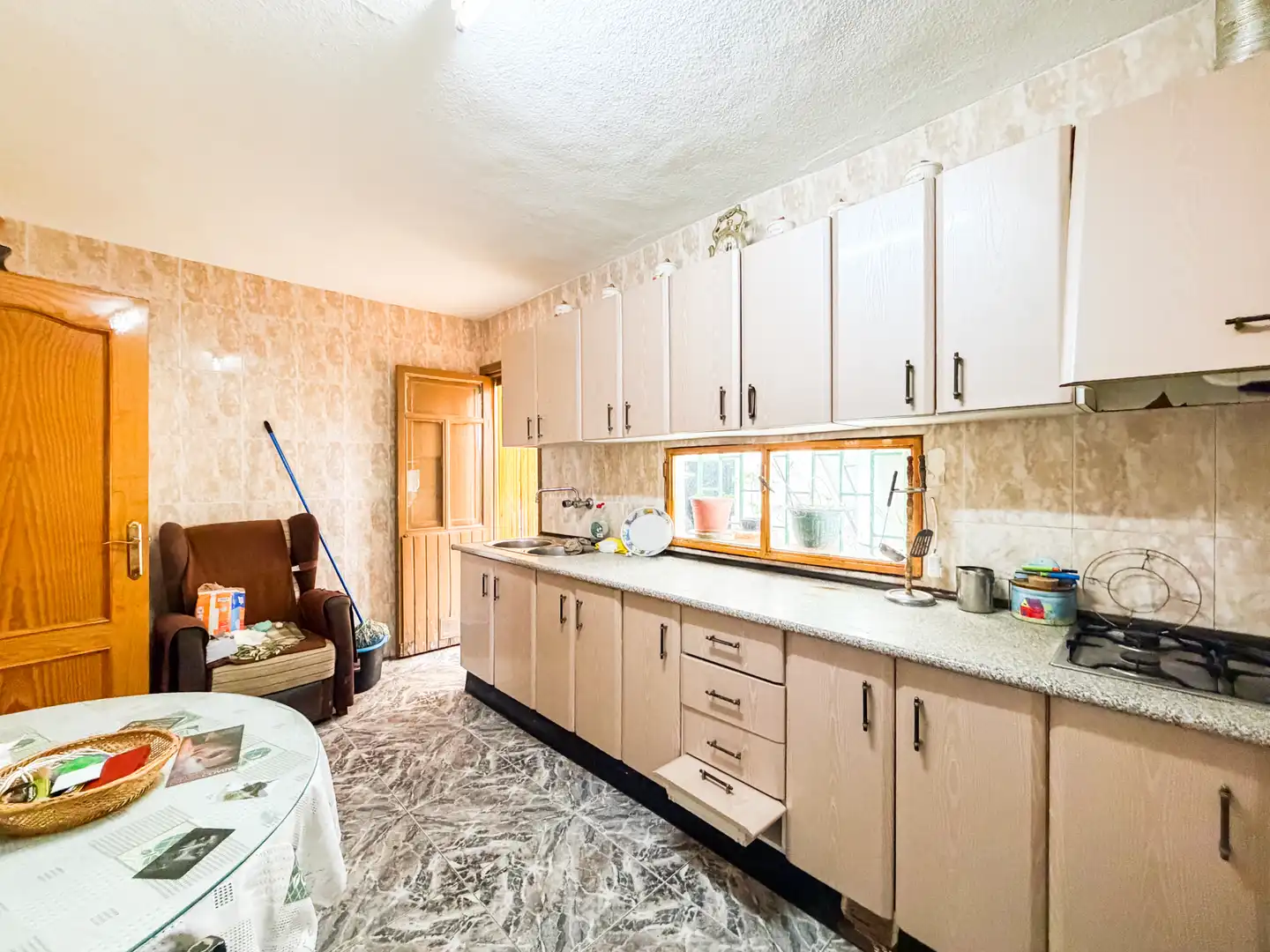 Kitchen of Houses for sale in Baza  with Terrace, Furnished and Balcony