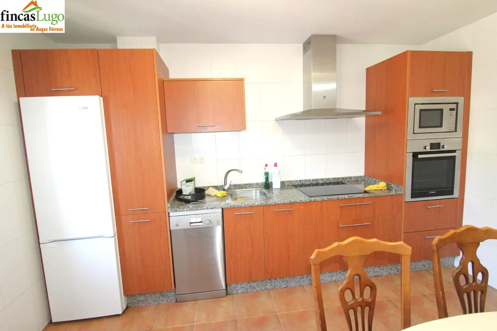 Cuina de Casa o xalet en venda en Lugo amb Calefacció