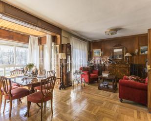 Living room of Apartment for sale in  Madrid Capital  with Heating, Private garden and Parquet flooring