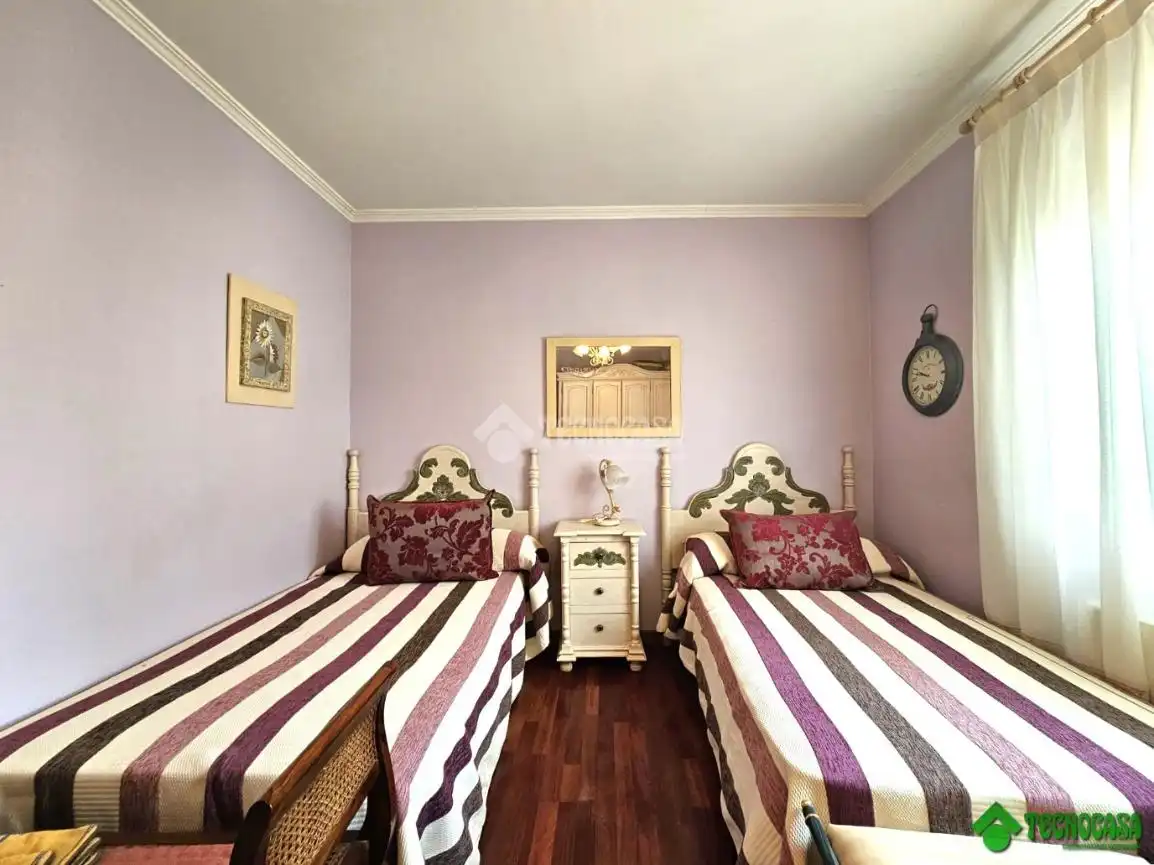 Casa adosada en venta en Pedanías - Extrarradio