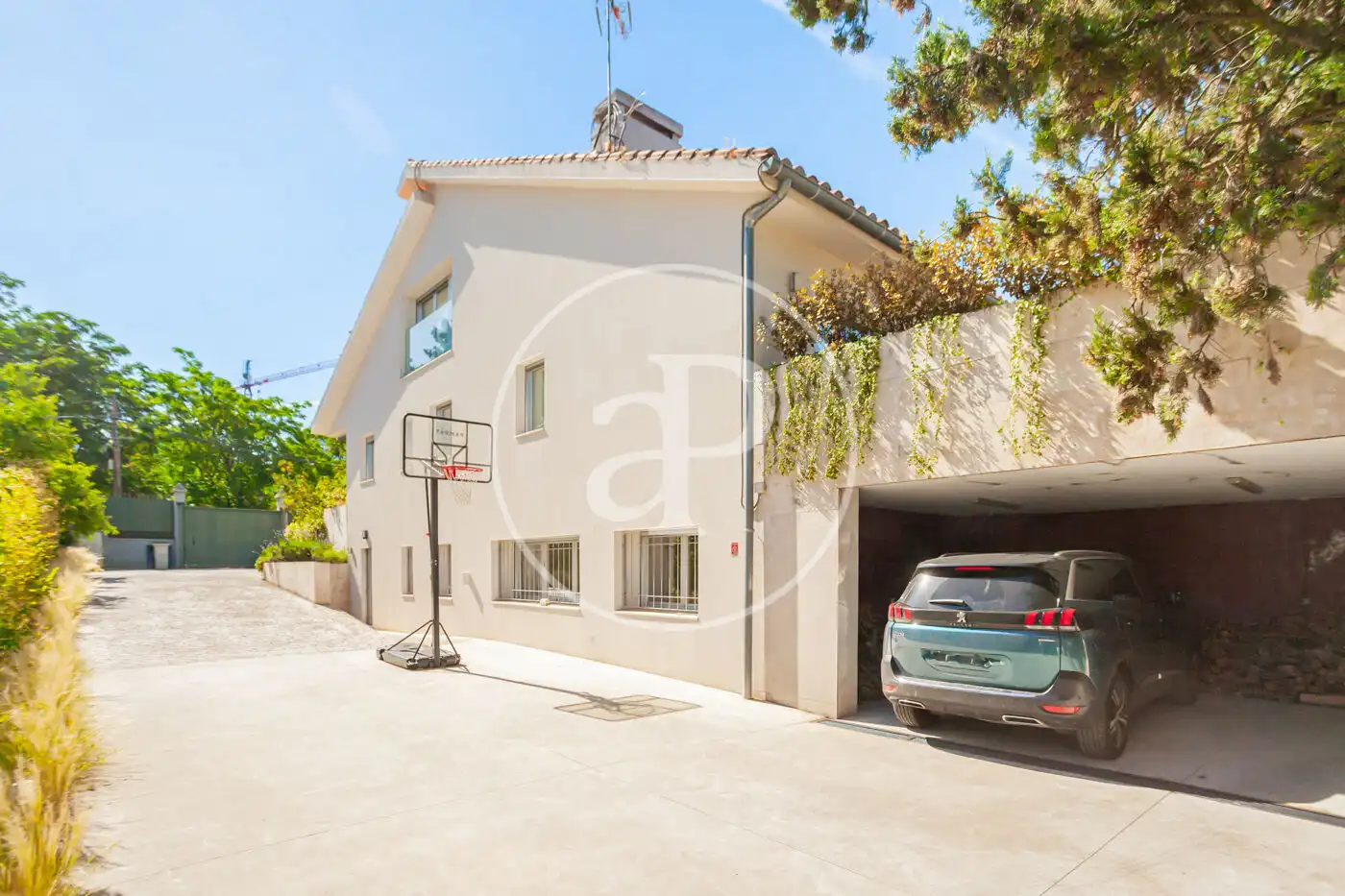 Vista exterior de Casa o chalet de alquiler en Madrid con Aire acondicionado, Calefacción y Jardín privado