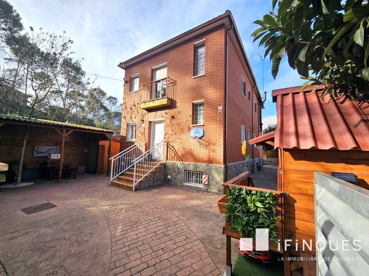 Vista exterior de Casa o chalet en venta en Sant Cugat del Vallès con Jardín privado