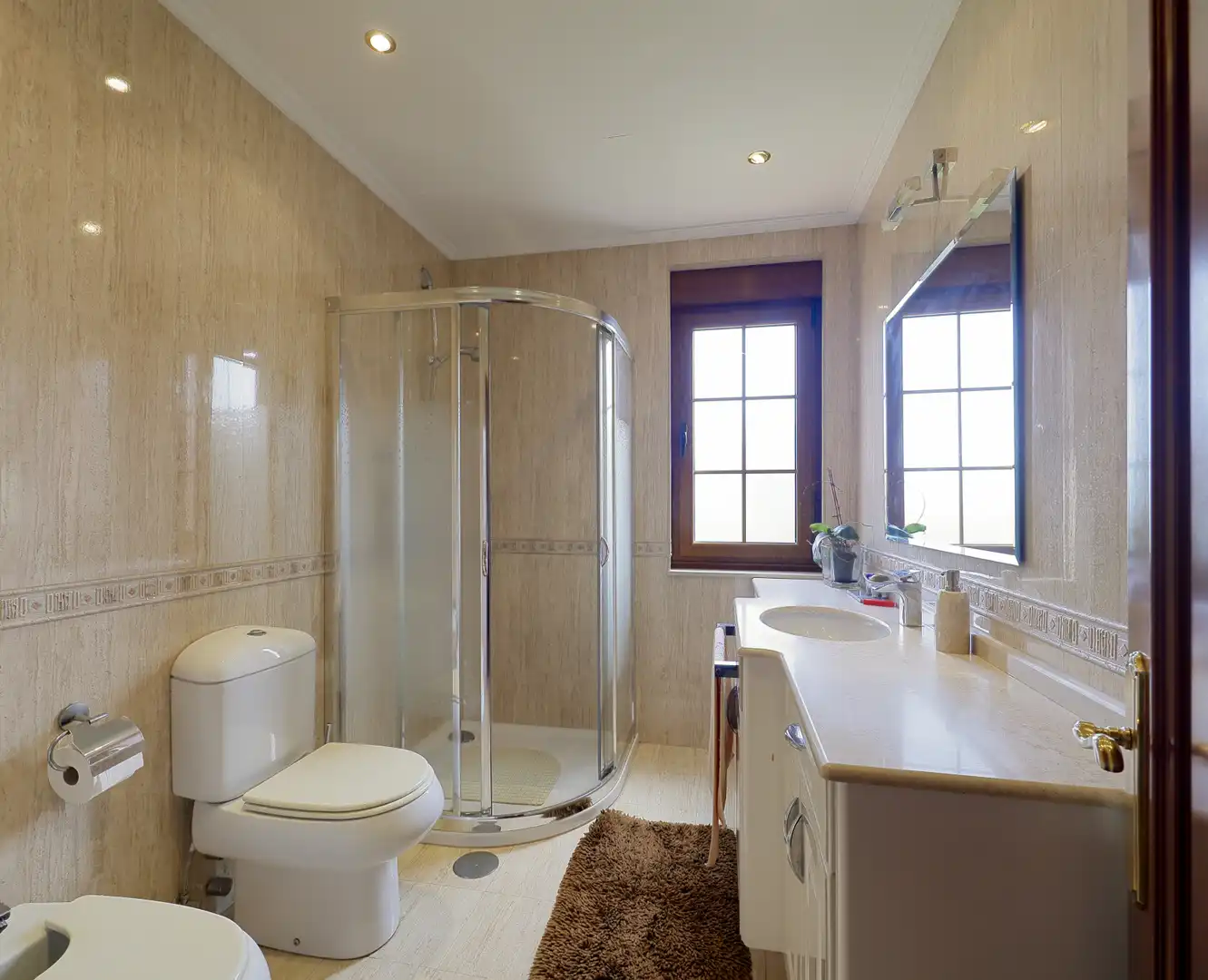 Baño de Casa o chalet en venta en Gijón  con Calefacción, Parquet y Terraza
