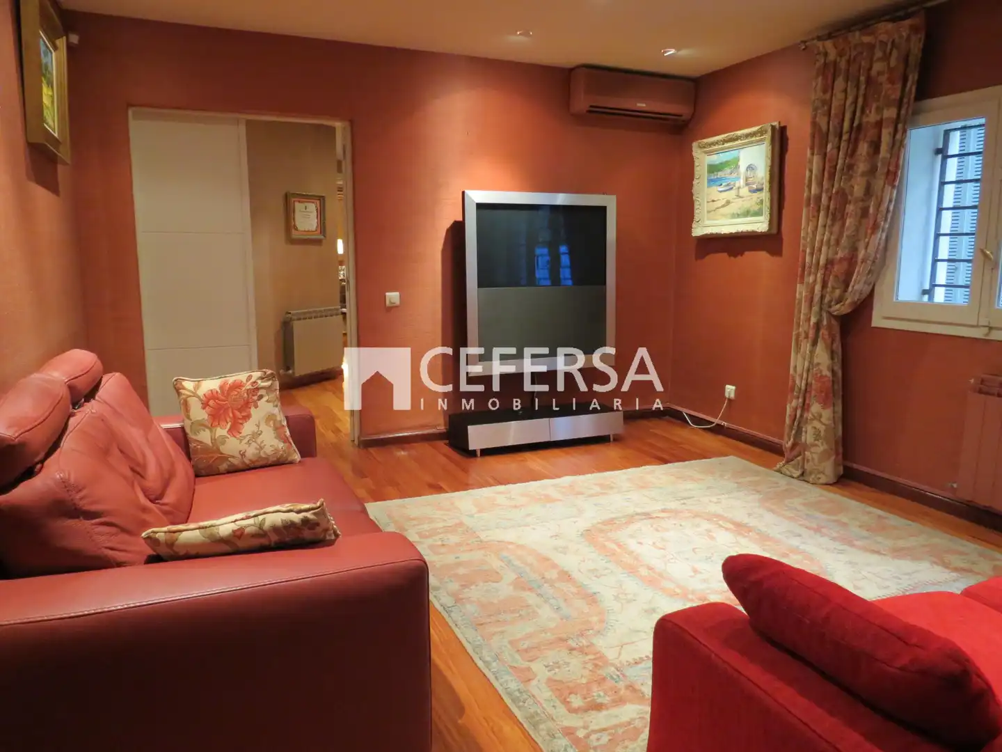Sala d'estar de Casa o xalet en venda en Barcelona amb Aire condicionat, Calefacció i Parquet