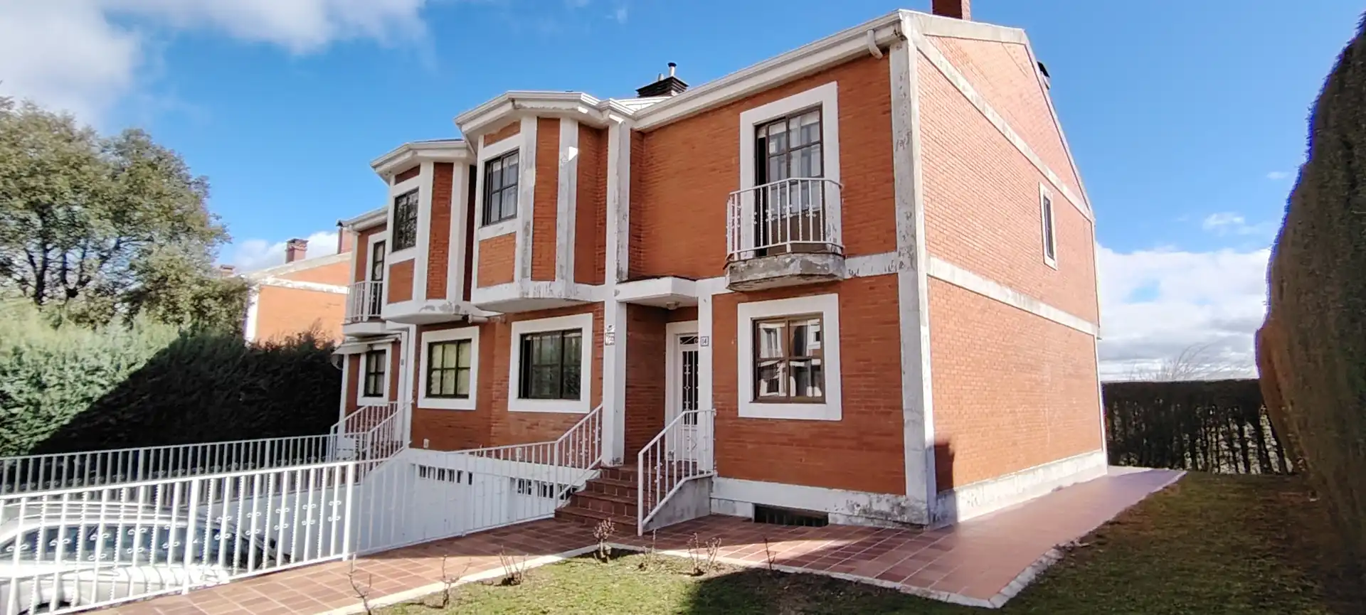 Vista exterior de Casa o chalet en venta en Santa Marta de Tormes con Calefacción, Jardín privado y Parquet