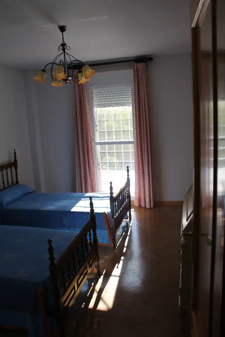 Schlafzimmer von Haus oder Chalet zum Verkauf in Villalbilla mit Klimaanlage, Heizung und Privatgarten