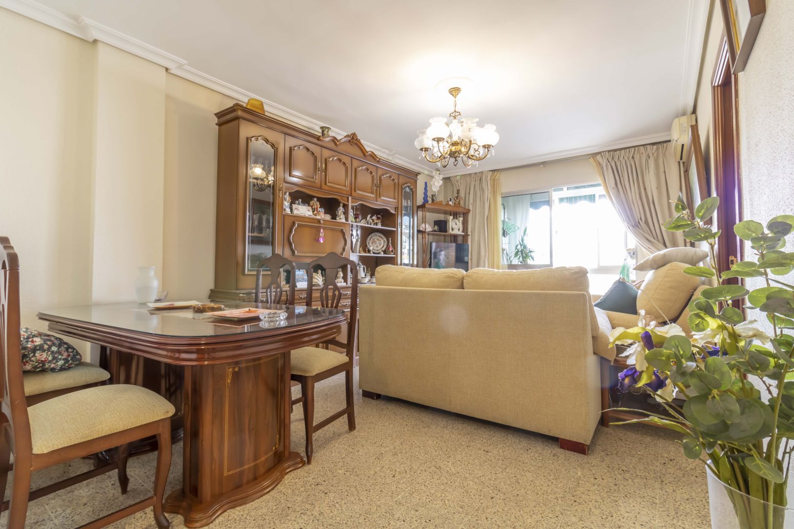 Living room of Flat for sale in  Sevilla Capital  with Air Conditioner and Terrace