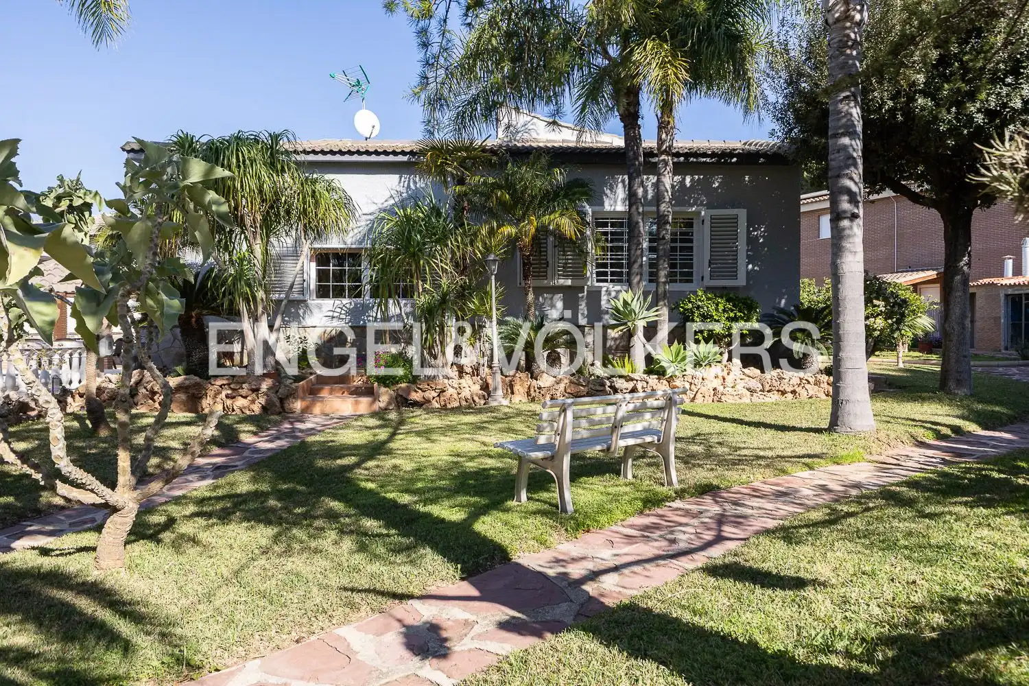 Exterior view of Houses for sale in Paterna  with Air Conditioner, Heating and Private garden