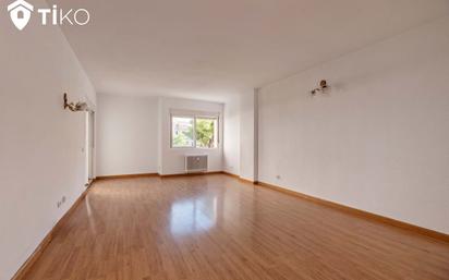 Living room of Flat for sale in  Madrid Capital  with Air Conditioner and Terrace