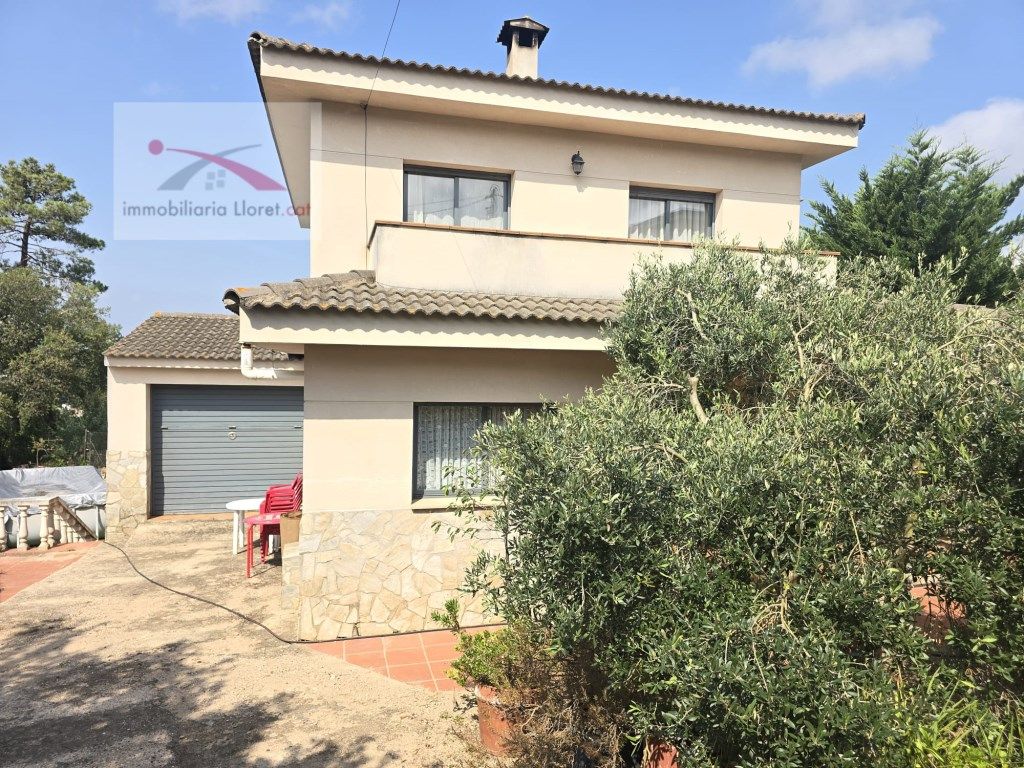 Vista exterior de Casa o xalet en venda en Lloret de Mar