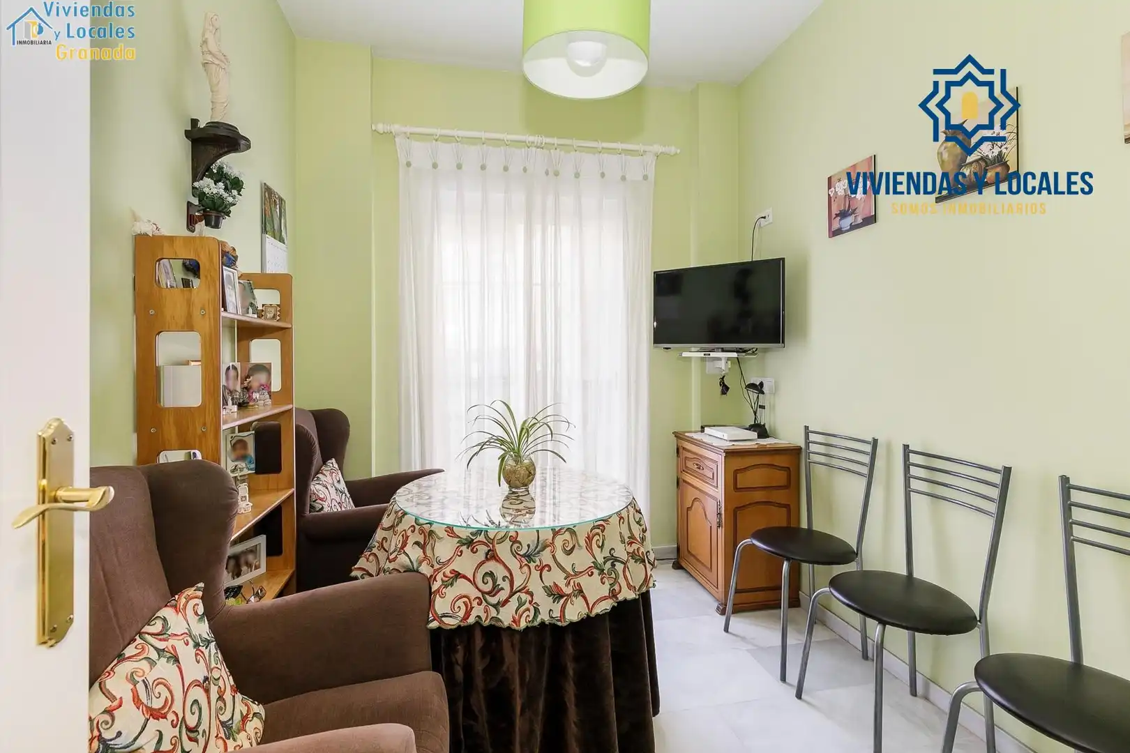 Sala d'estar de Casa o xalet en venda en Granada amb Calefacció, Terrassa i Traster