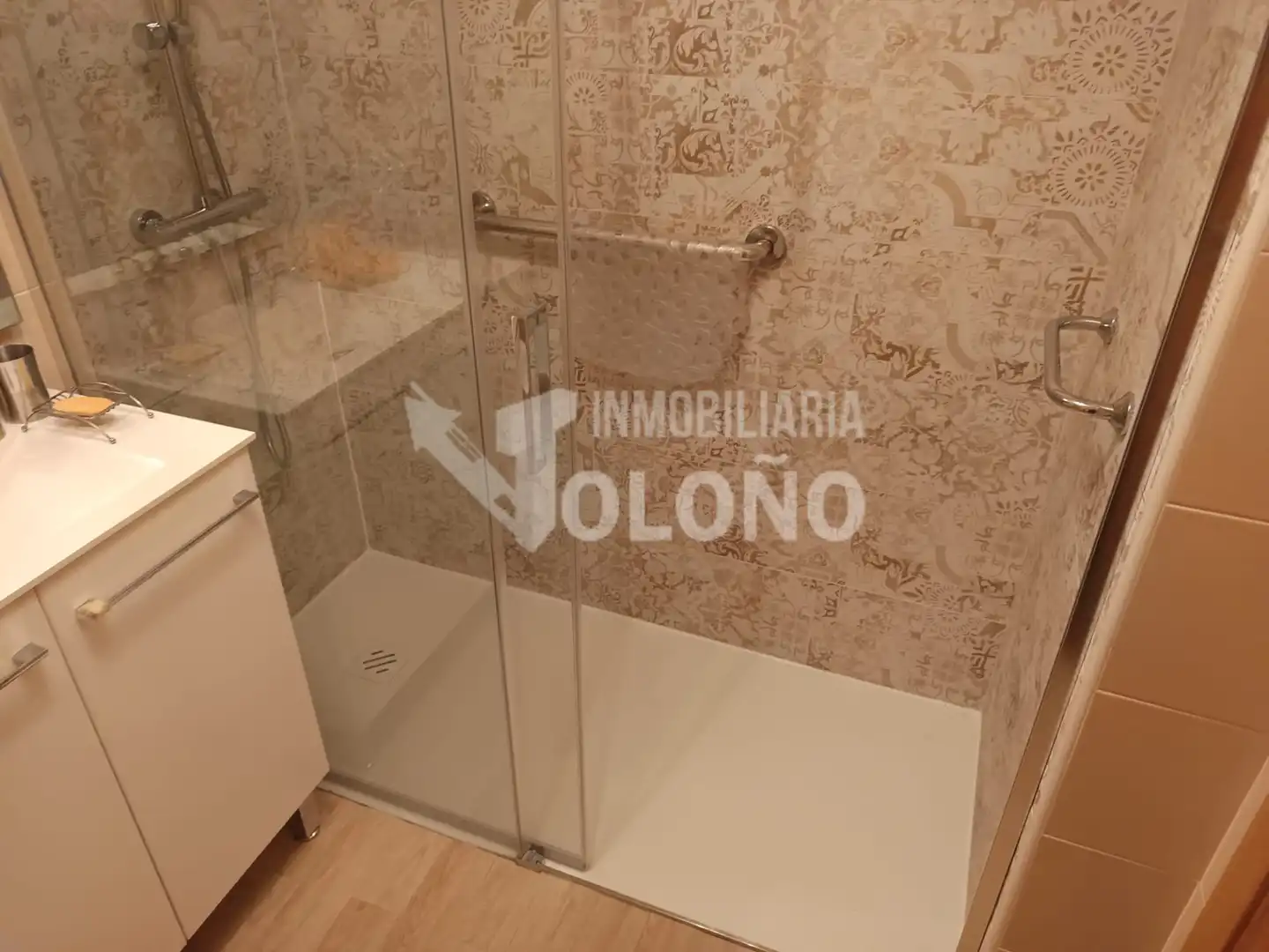 Bany de Apartament en venda en Castañares de Rioja amb Calefacció, Moblat i Forn